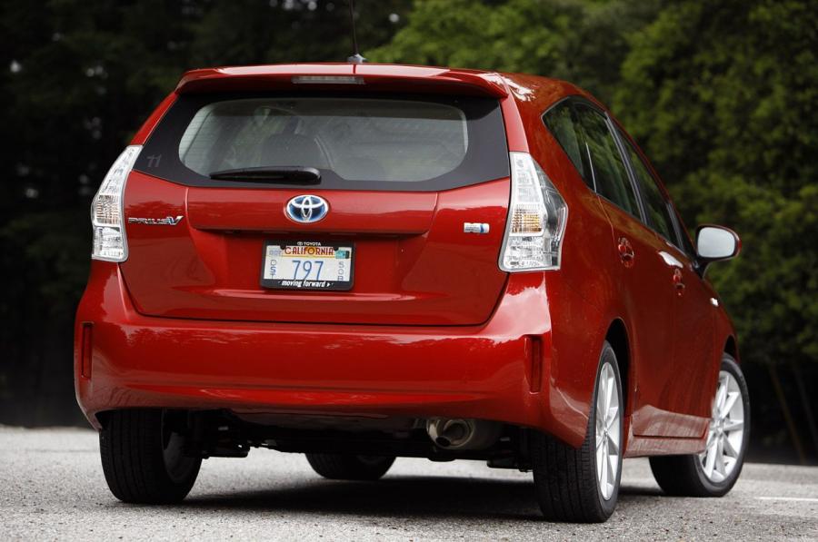  Toyota Prius V 2011 года  (фото 160 из 208)
